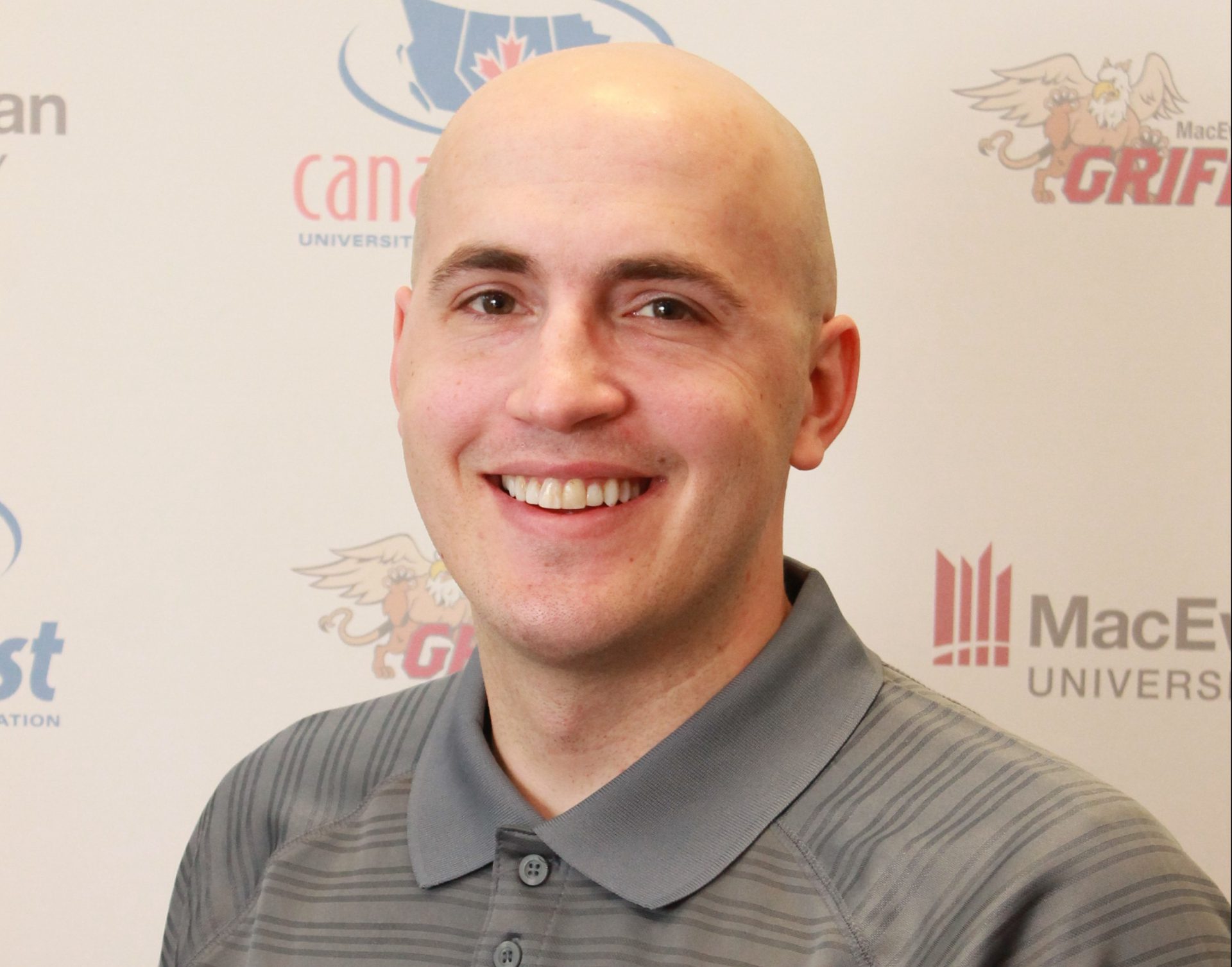 Wolves hire new men’s basketball coach