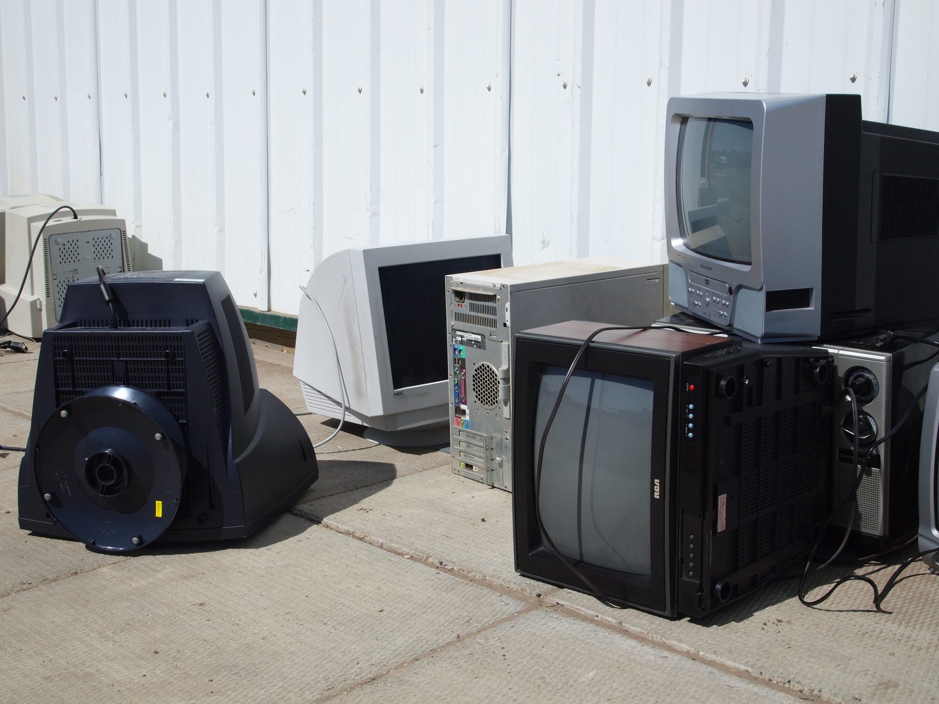 Aquatera waste old computers
