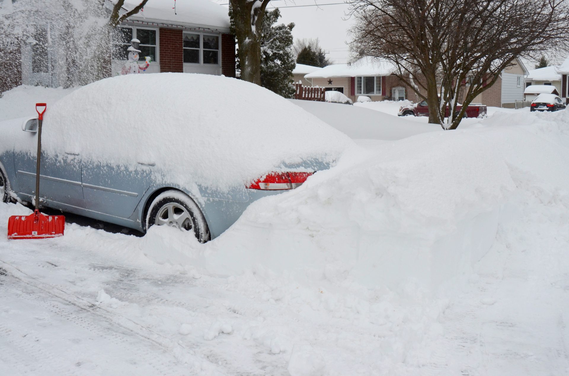 County crews working to clear roads of snow