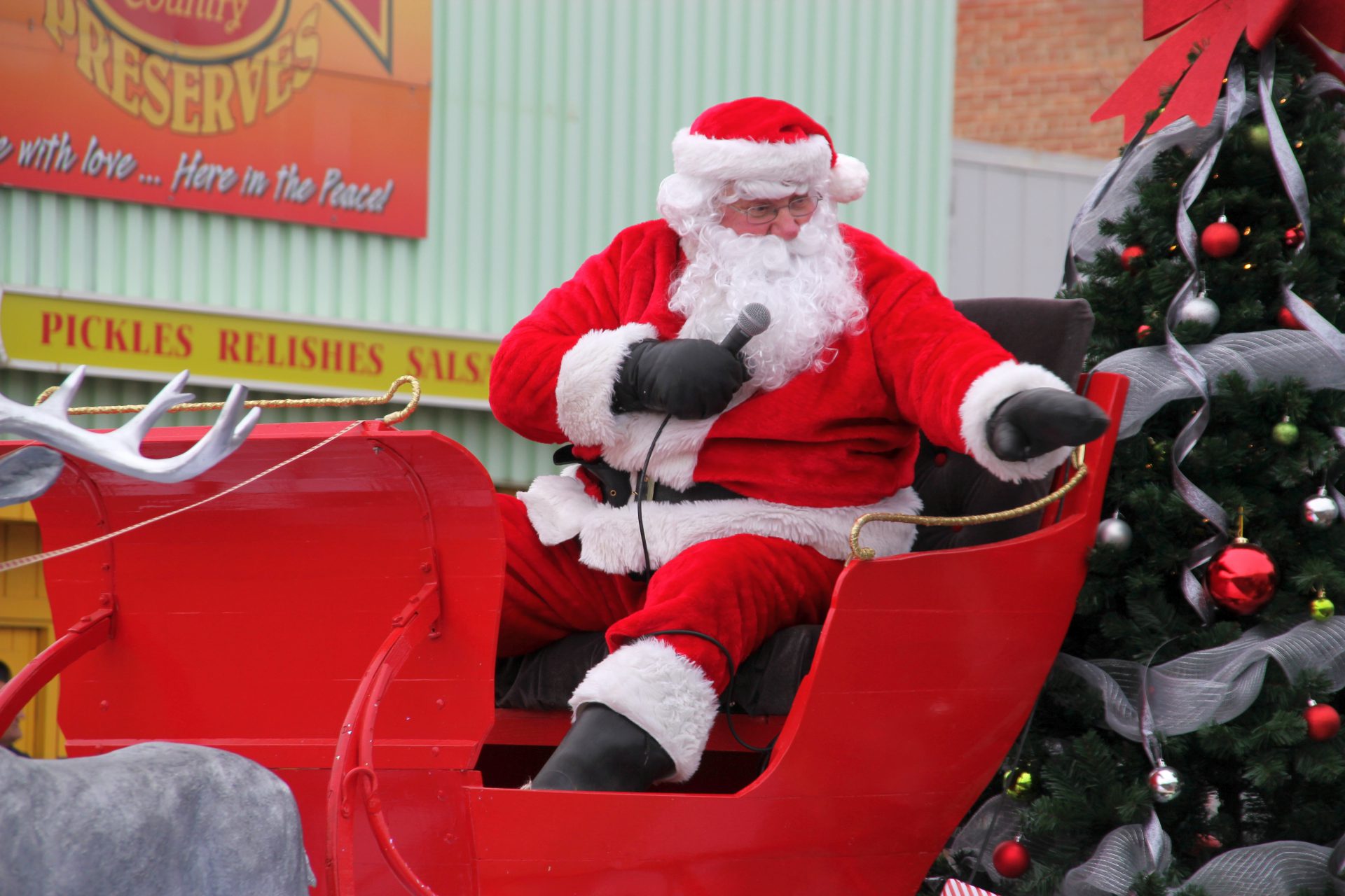 Santa Claus visiting Grande Prairie for annual parade Sunday