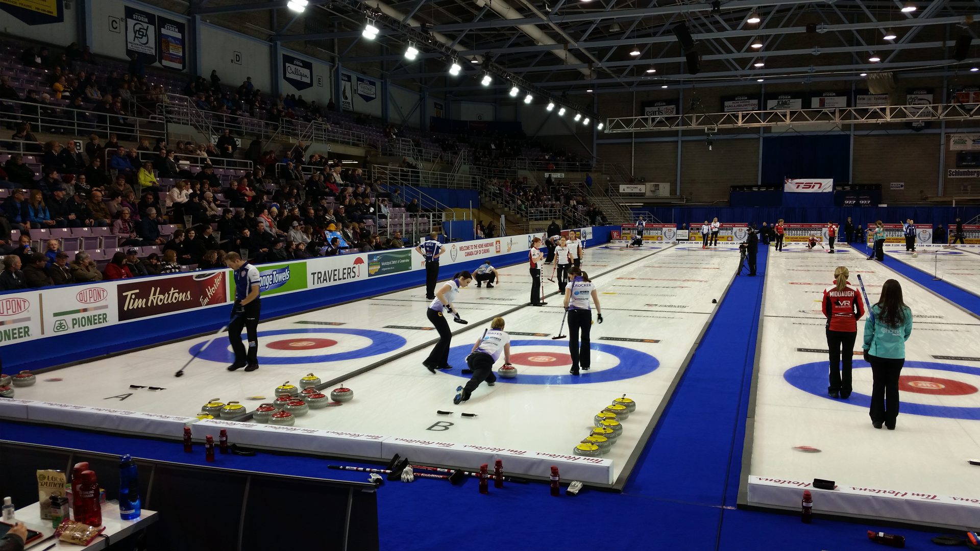 Sweeting, Simmons improve to 3-1 at Home Hardware Canada Cup