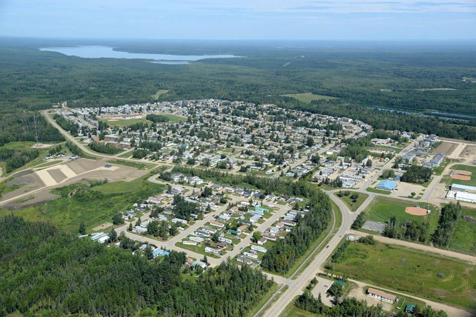 Fox Creek mayor invites premier to see issues first hand