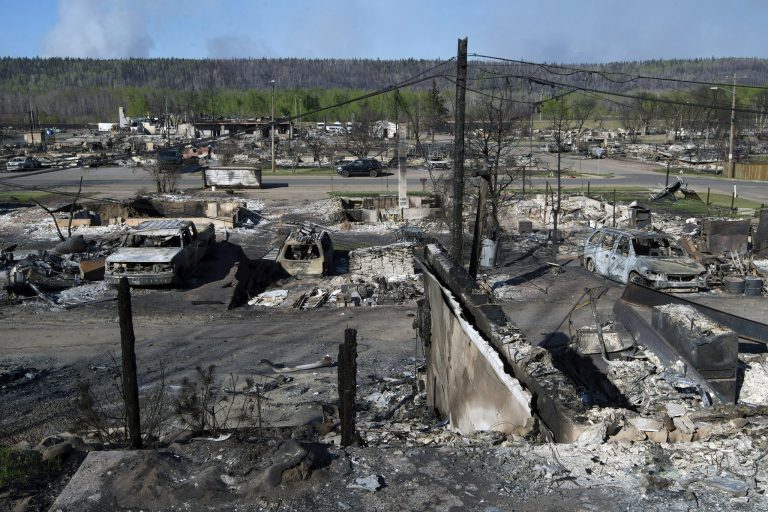 Toxic ash delays return of some Fort McMuray residents