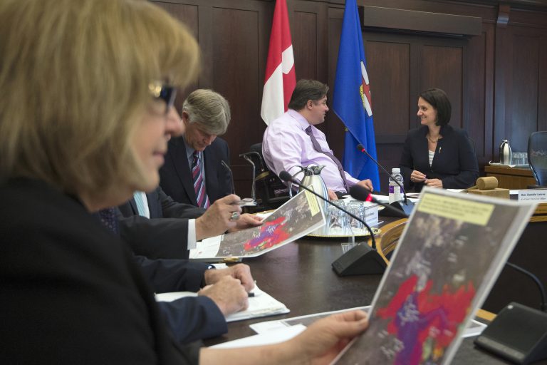 Federal government gives Fort McMurray $300M for initial wildfire recovery