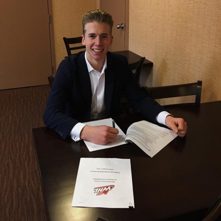 Local hockey player inks WHL deal