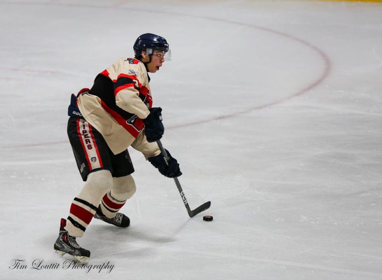 Sexsmith Vipers defenceman earns league honours