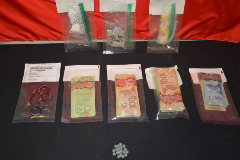 Cocaine, $10K cash found in Cobblestone traffic stop