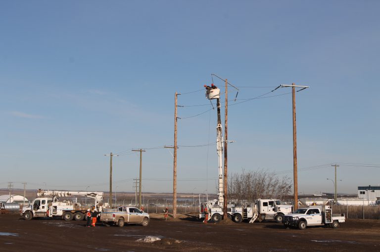 Mock powerlines help train heavy equipment operators
