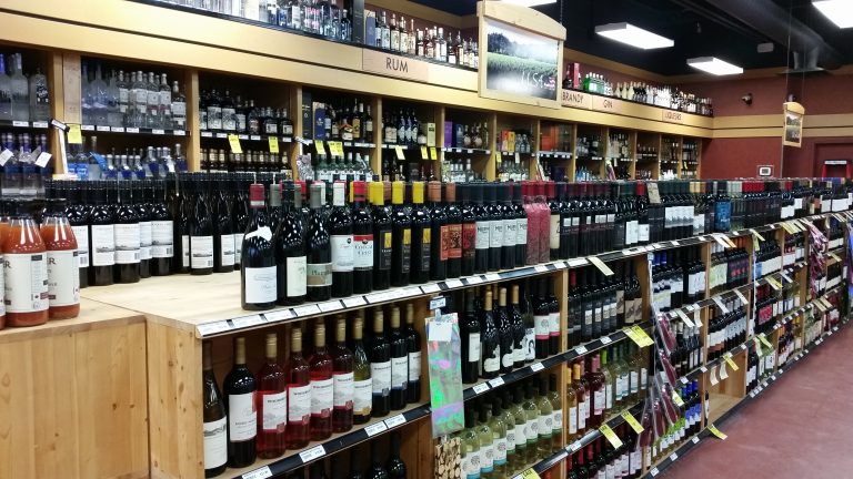 City sticking with status quo for liquor store approvals