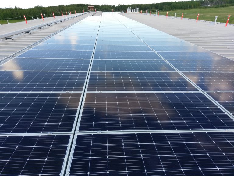 Horse Lake First Nation installing solar panels on arena roof