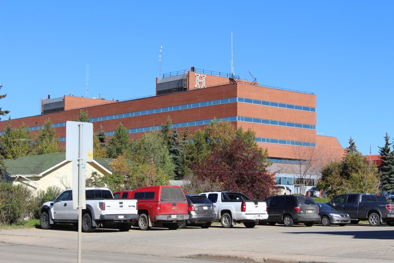 Grande Prairie Cancer Centre tops AHS employee vaccination rates