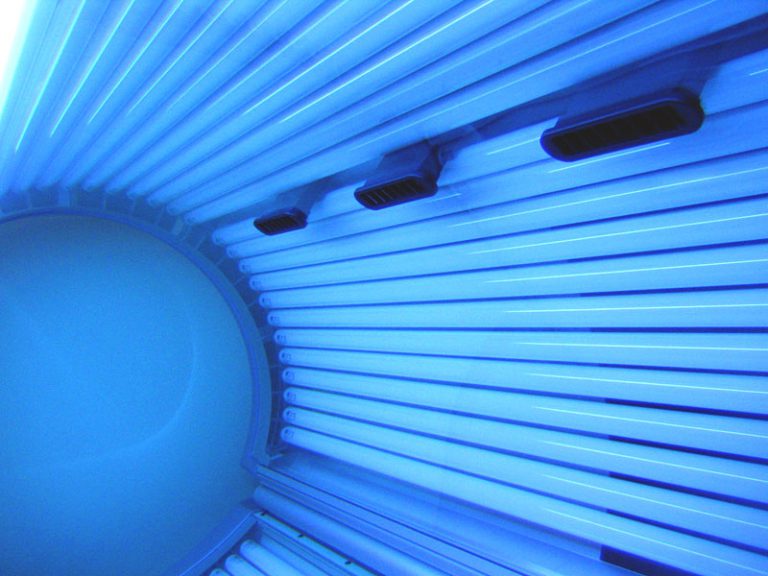 Minors banned from Alberta tanning beds after January 1st