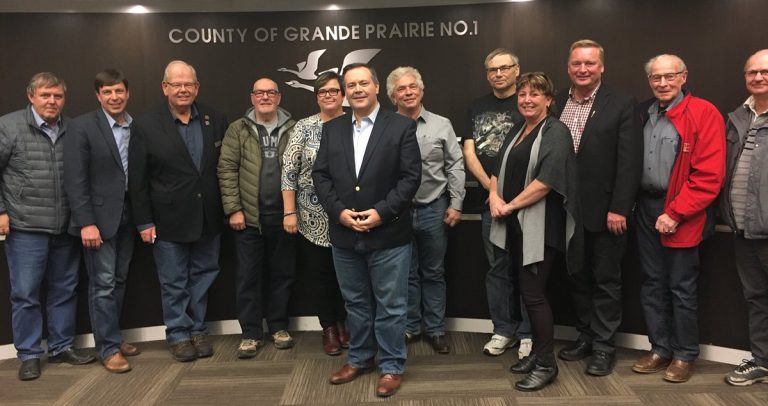 Jason Kenney makes first visit to Grande Prairie as UCP leader
