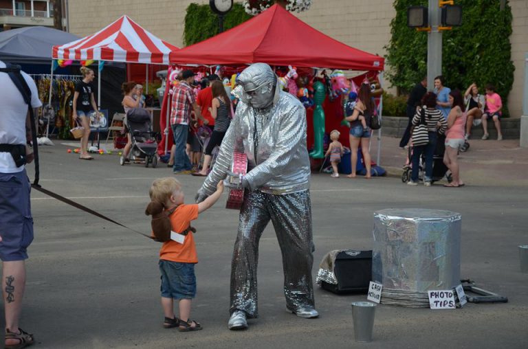 Street performers ready to head indoors