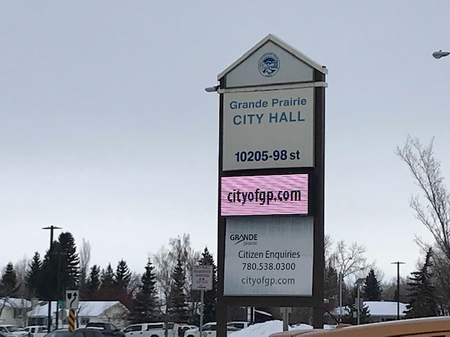 City moves ahead with sign bylaw changes