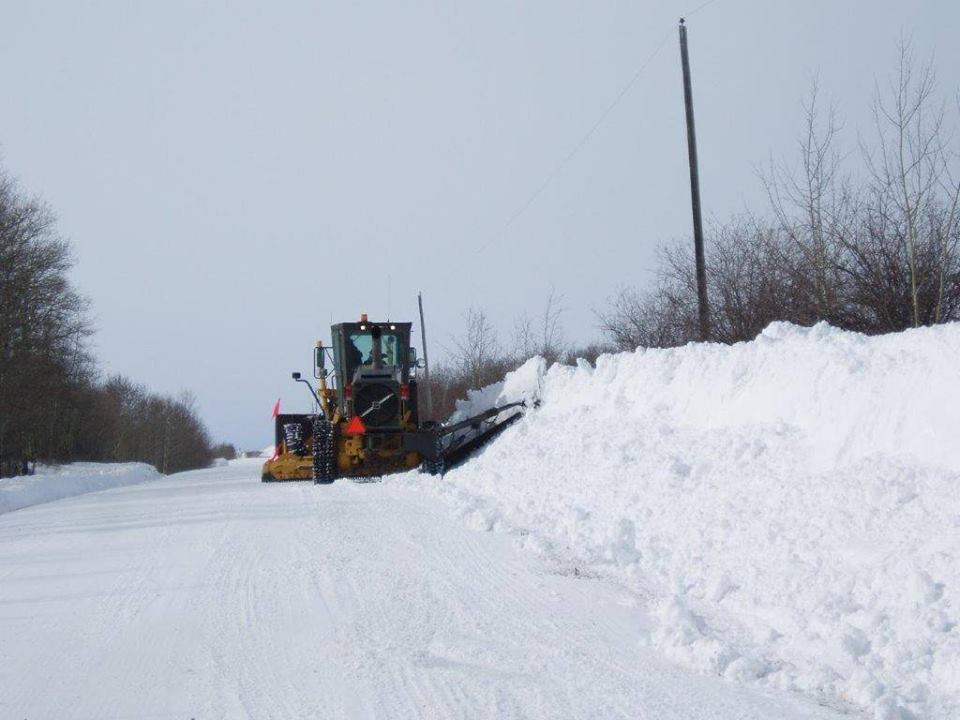 Snow removal crews in the County of Grande Prairie. (supplied by County of Grande Prairie, Facebook)