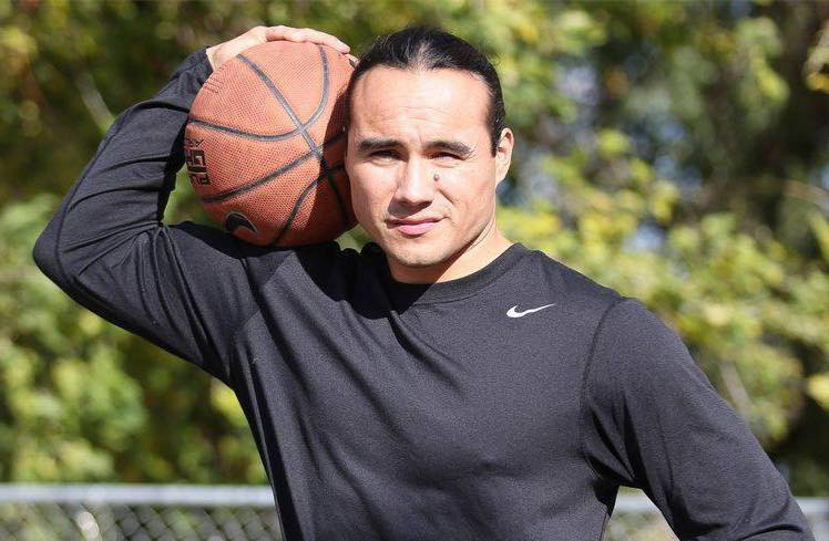 Indigenous hoops star hopes to leave lasting impact on students