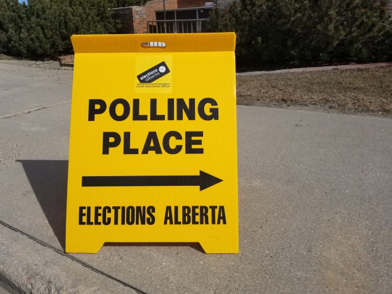 Albertans flock to the polls on first day of advance voting