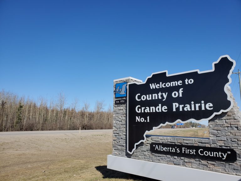 UPDATE: Evacuation alert issued for County residents near BC border as Kelly Lake wildfire continues to burn