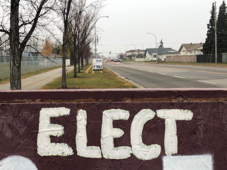 2021 municipal election signs on 102 Street in Grande Prairie (mygrandeprairienow.com staff)
