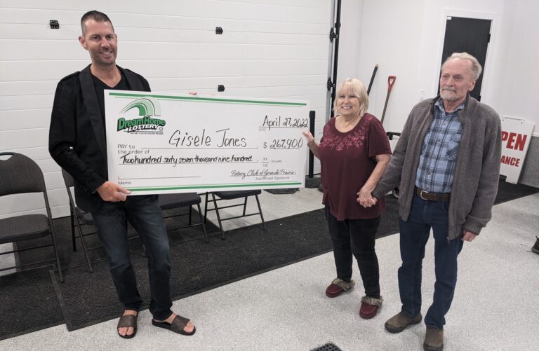 Grande Prairie couple wins 50/50, Edmonton man wins Dream Home