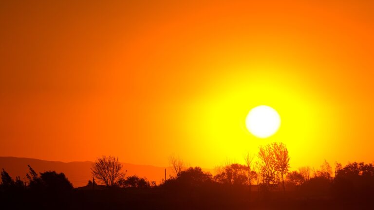 Unseasonably hot, dry forecast prompts special weather statement for Grande Prairie region