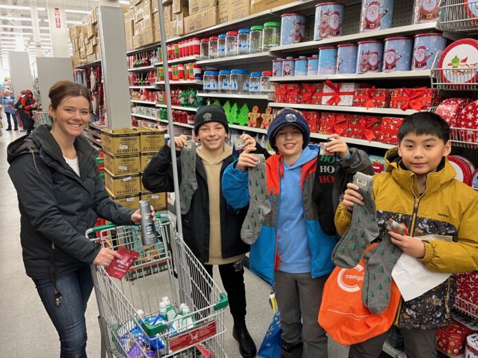 Students on their shopping trip (Supplied, GPPSD)