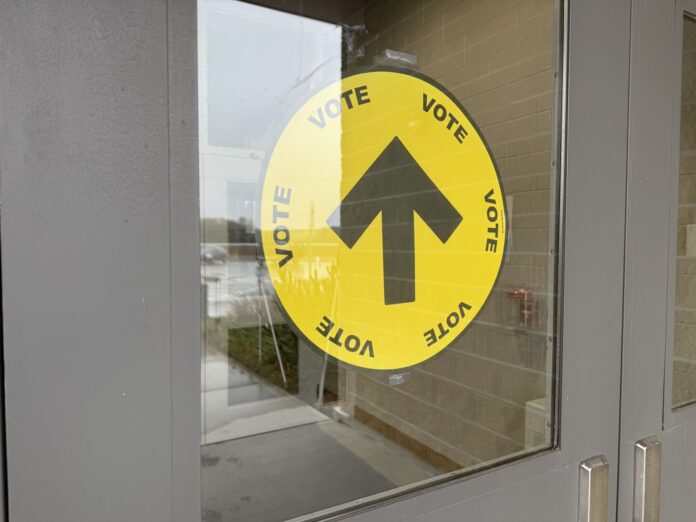 Vote sign (photo mygrandeprairienow.com staff)