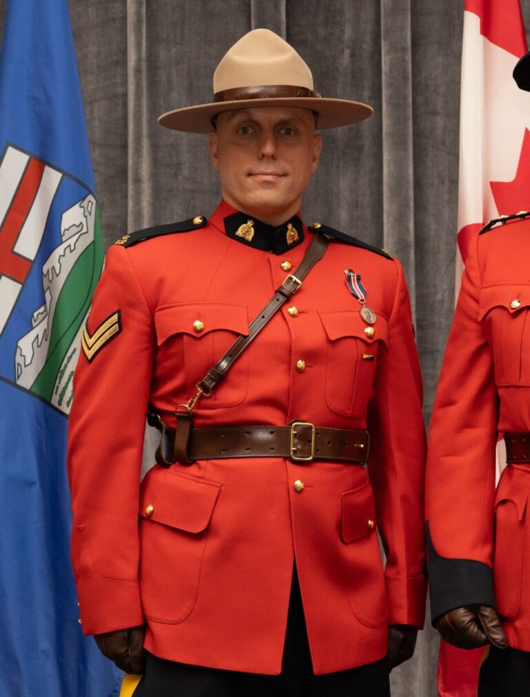 Local school resource officer wins provincial award