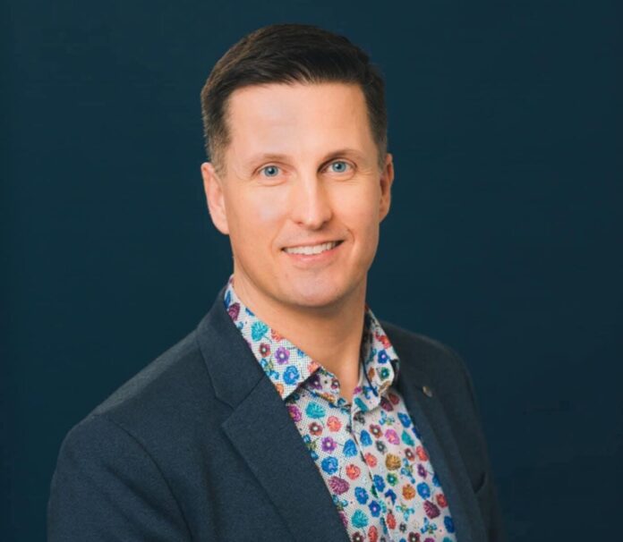 Johnathan Clarkson steps down as Nitehawk's GM